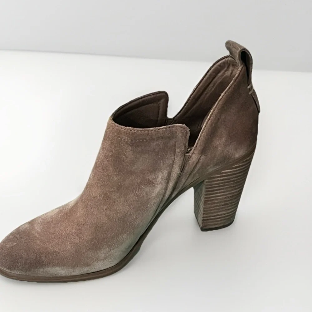 Vince Camuto Women's Francia
Ankle Boots Leather Suede Ankle Boots size  8.5 - Picture 2 of 11